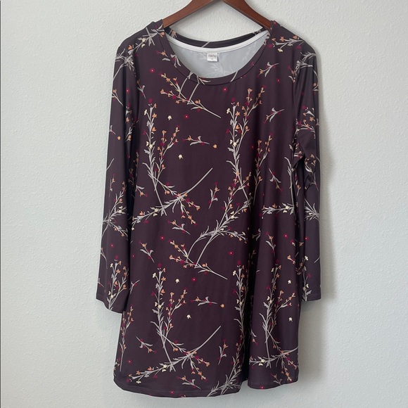 Tops - NWT Boutique Floral Print Tunic Top